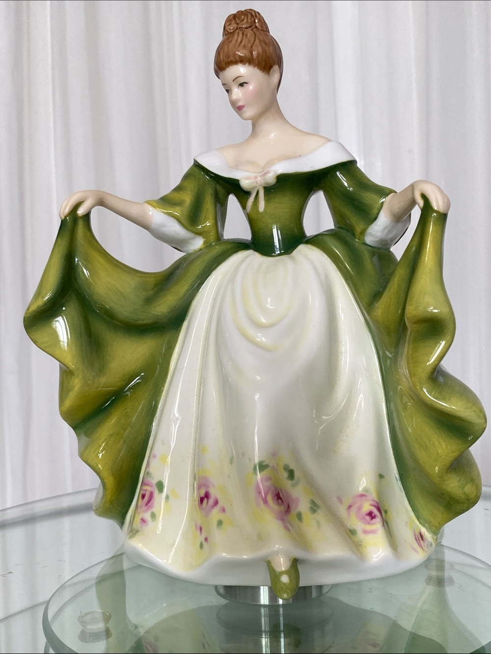 Y2K Like New!!! Royal Doulton Pretty Ladies Hannah in Green and White Figurine